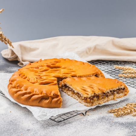 Сдобный пирог яблоко и корица