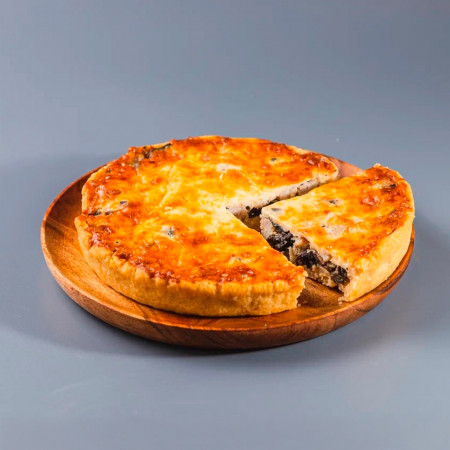 Киш Жюльен с курицей и грибами