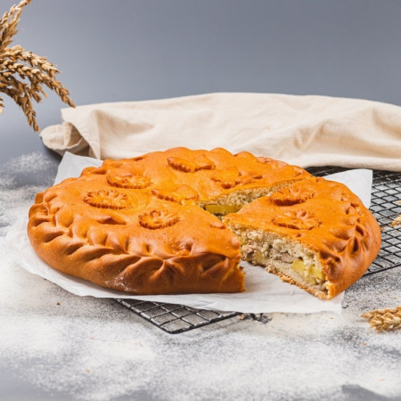 Сдобный пирог курица и картофель