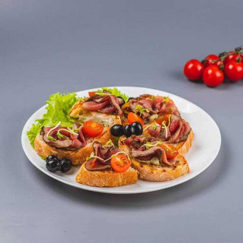 Брускетта с ростбифом