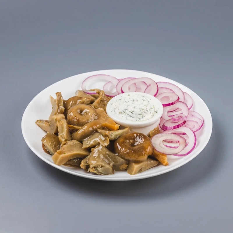 Грузди со сметаной