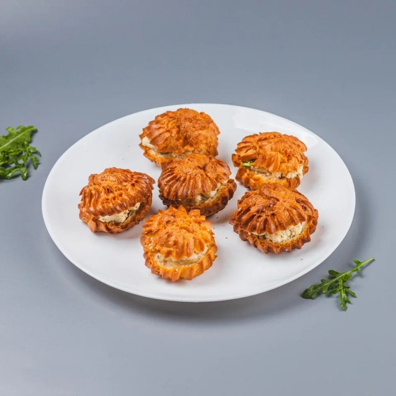 Профитроли с риетом из копченой грудки