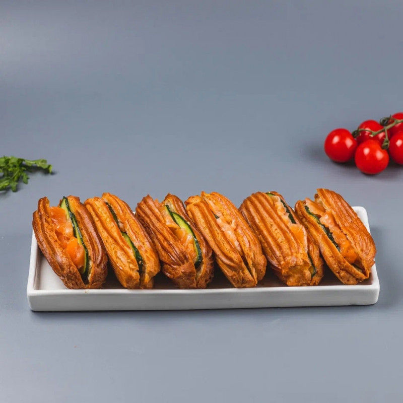 Эклер с семгой