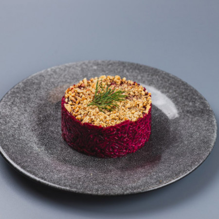 Свекла с черносливом и орехами