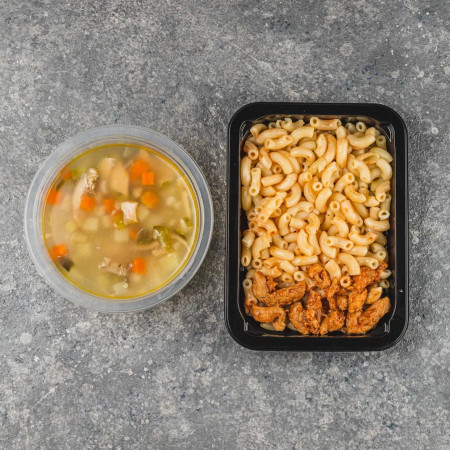 Макароны с поджаркой из свинины и суп Рассольник